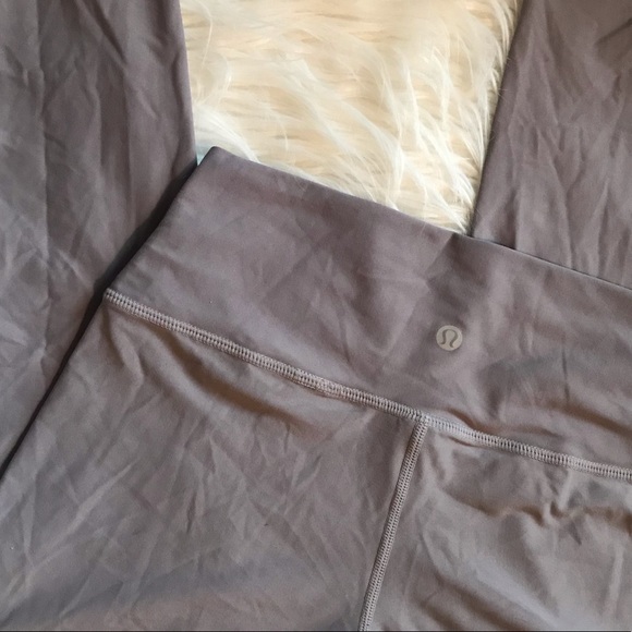 Lululemon crop leggings - Picture 3 of 3